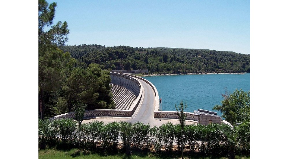 Μαραθώνας Λίμνη και Τύμβος